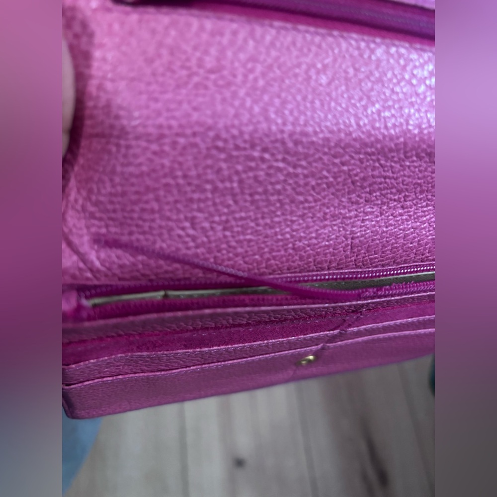 Gucci Fuchsia Leather Wallet - Picture 7 of 9